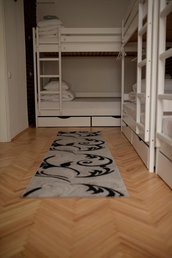 Free People Hostel Lviv Buitenkant foto