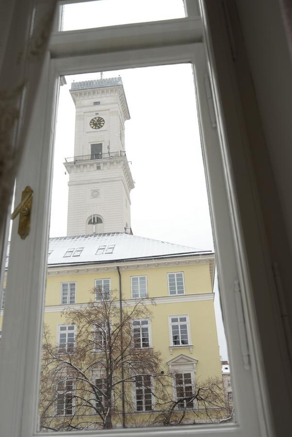 Free People Hostel Lviv Buitenkant foto